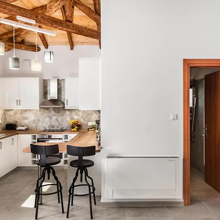 Eloise Apartments Ágios Matthaíos Dış mekan fotoğraf