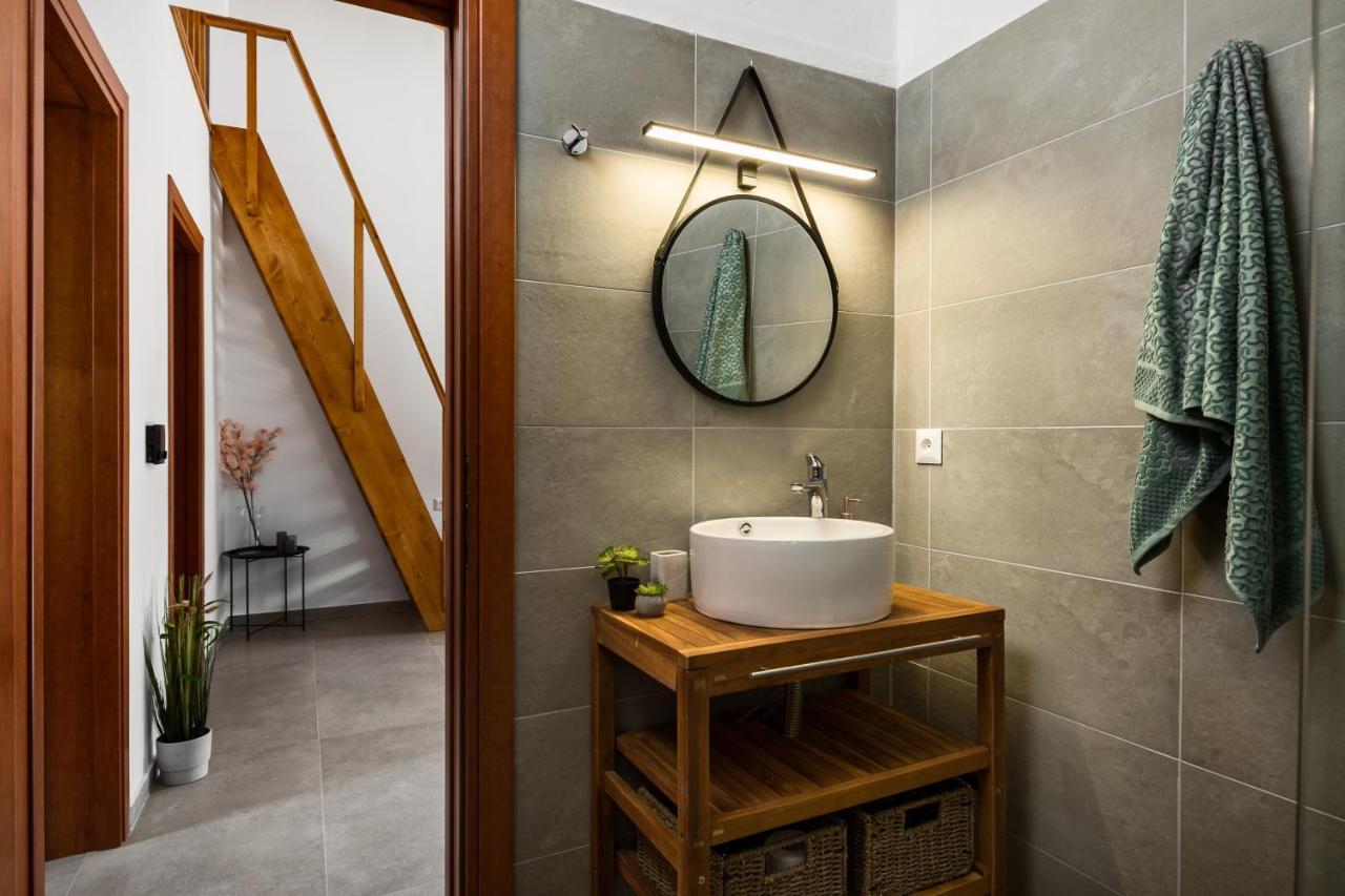 Eloise Apartments Ágios Matthaíos Dış mekan fotoğraf