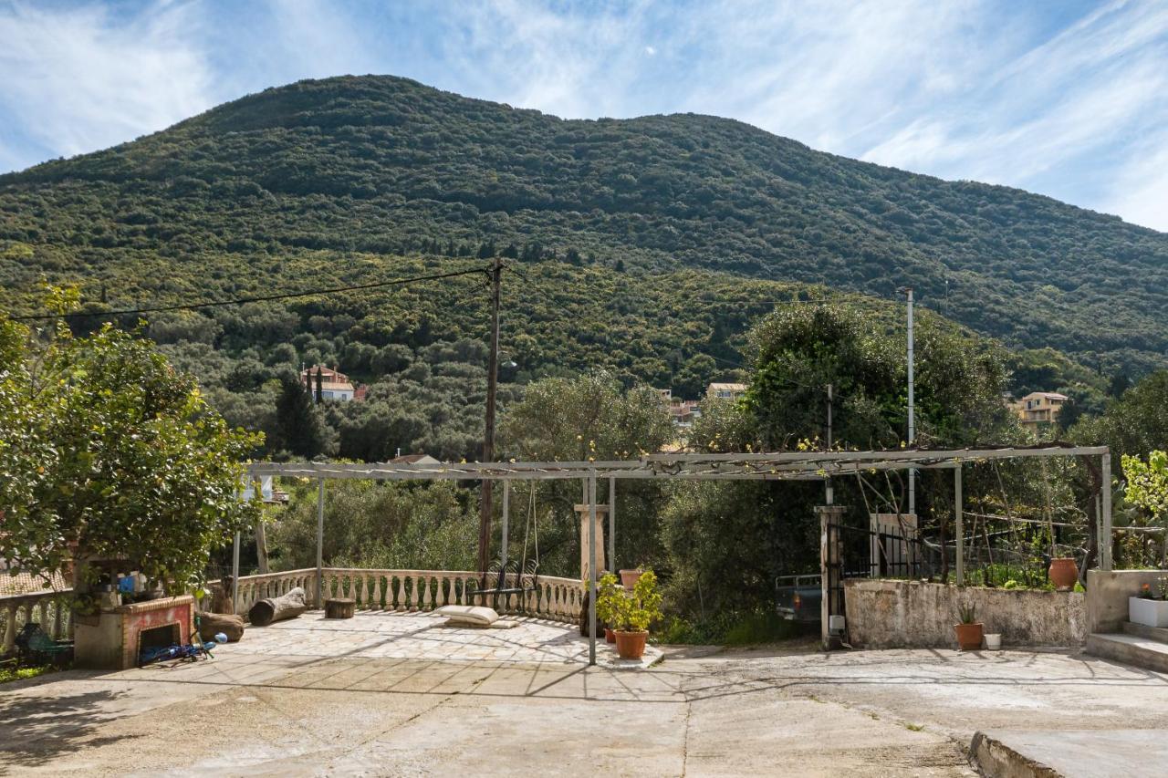 Eloise Apartments Ágios Matthaíos Dış mekan fotoğraf