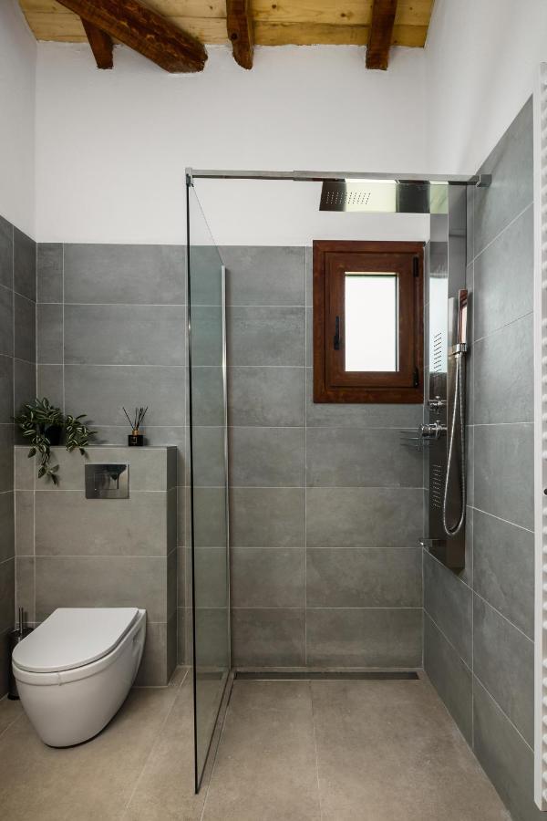 Eloise Apartments Ágios Matthaíos Dış mekan fotoğraf